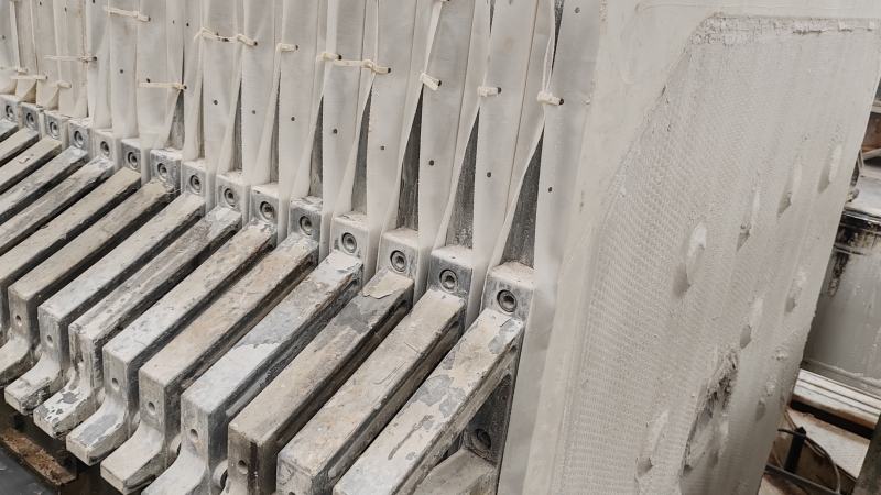 Filter_cloth_cleaning_for_filter_press_maintenance_and_improved_filtration_performance.jpg Filter_cloth_cleaning_for_filter_press_maintenance_and_improved_filtration_performance.jpg